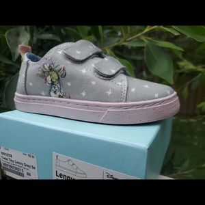 Toms Tiny Seven Dwarfs DISNEY NEW Toddler
